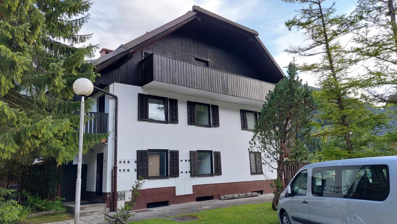 Apartma Marjetica Gozd Martuljek Bagian luar foto